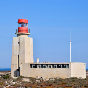 Lighthouse of the Town of Sagres in Sagres, Algarve — photo 2 of 10