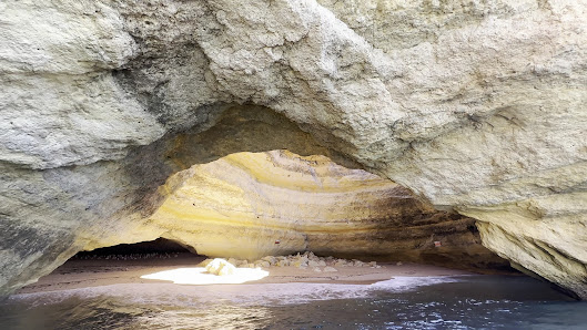 Benagil Cave in Lagoa, Algarve — photo 4 of 6