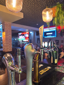 Buddies Sports Bar in Albufeira, Algarve — photo 5 of 8