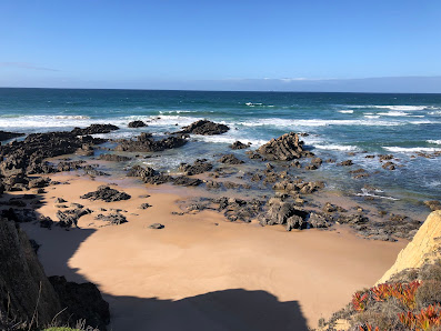 Praia da Foz dos Ouriços in Algarve, Centro — photo 8 of 9