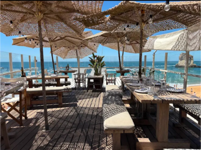 Rei das praias in Ferragudo, Algarve — photo 7 of 11