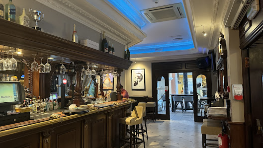 Melting Pot Pub - Classic Pub in Quinta do Lago in Almancil, Algarve — photo 2 of 7
