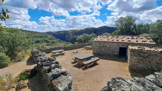 Castrilhouço Viewpoint in Guia, Norte — photo 2 of 11