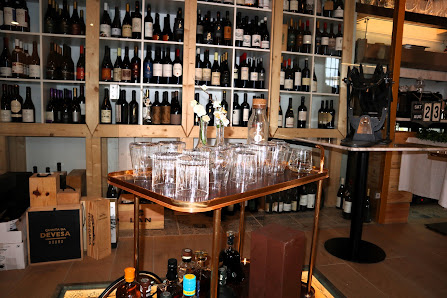 by OPUS – Wine House & Food in Faro, Algarve — photo 2 of 10