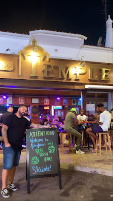 Temple Bar Albufeira in Albufeira, Algarve — photo 7 of 8