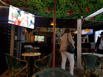 Summer Beach Bar in Albufeira, Algarve — photo 4 of 5