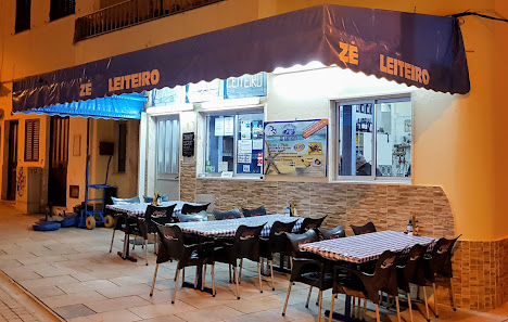 Zé Leiteiro in Armação de Pêra, Algarve — photo 7 of 11