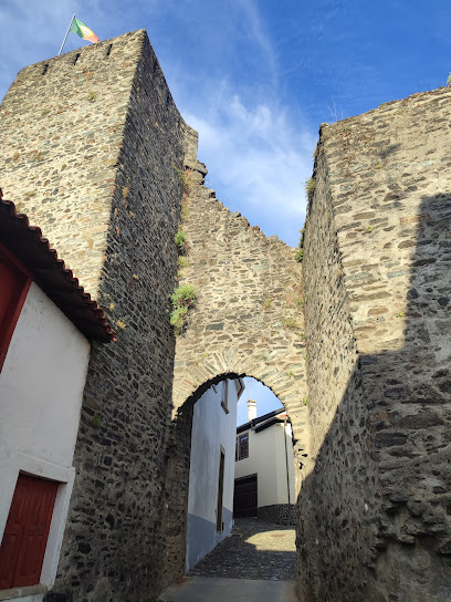 Castelo de Vinhais — Attraction in Algarve, Norte, Portugal — photos, reviews and opening hours