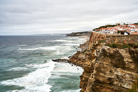 Praia das Azenhas do Mar in Lisboa, Centro — photo 6 of 8
