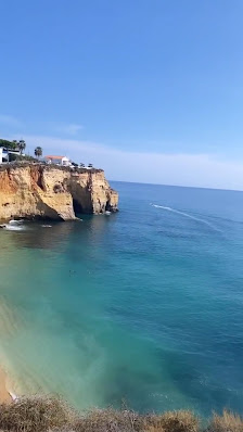 Praia de Carvoeiro in Carvoeiro, Algarve — photo 4 of 6