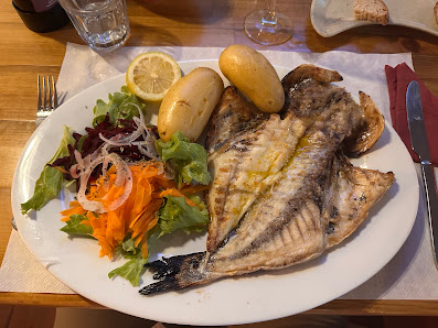 Cais Wine&Tapas Bar in Quarteira, Algarve — photo 9 of 12