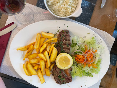 Cais Wine&Tapas Bar in Quarteira, Algarve — photo 10 of 12