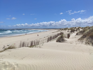 Praia da Cova da Alfarroba in Peniche, Centro — photo 2 of 5
