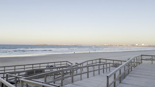 Praia da Cova da Alfarroba in Peniche, Centro — photo 4 of 5