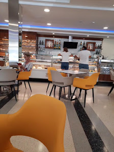 Pastelaria Riviera Inn in Albufeira, Algarve — photo 4 of 8