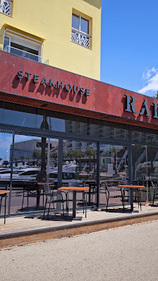Rare steakhouse in Quarteira, Algarve — photo 2 of 11