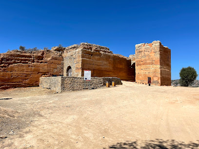 Castle of Paderne — Attraction in Paderne, Algarve, Portugal — photos, reviews and opening hours