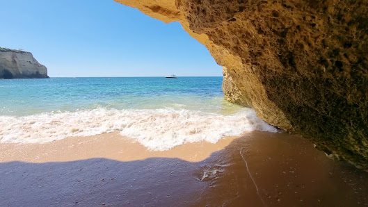 Praia do Carvalho in Carvoeiro, Algarve — photo 4 of 6