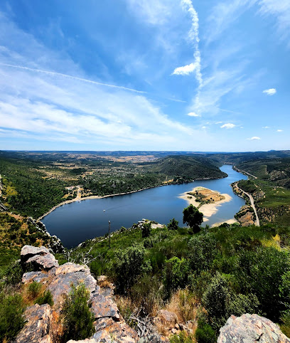 Miradouro das Portas de Ródão — Attraction in Algarve, Centro, Portugal — photos, reviews and opening hours