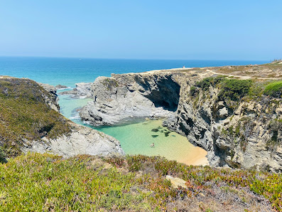 Beach Espingardeiro in Algarve, Centro — photo 2 of 12
