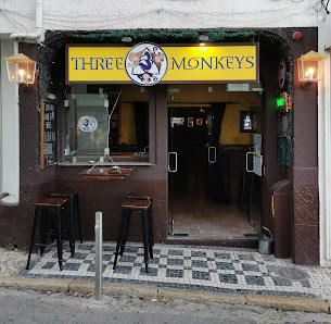 Three Monkeys Bar in Lagos, Algarve — photo 2 of 8