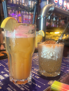 Three Monkeys Bar in Lagos, Algarve — photo 3 of 8