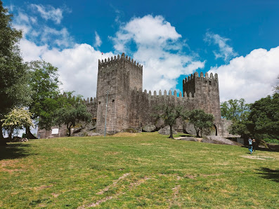 Guimarães Castle in Guimarães, Norte — photo 2 of 6
