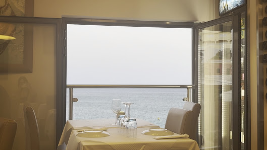 Pani resturant in Carvoeiro, Algarve — photo 3 of 10