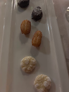 Willie's Restaurant in Vilamoura, Algarve — photo 3 of 8