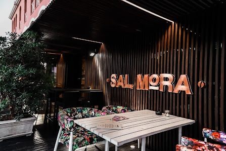 Salmora - Live Kitchen & Bar in Vilamoura, Algarve — photo 2 of 12