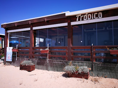 Trópico Beach Bar in Alvor, Algarve — photo 2 of 12