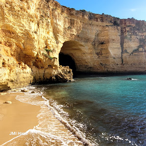 Praia de Vale Covo in Carvoeiro, Algarve — photo 2 of 6