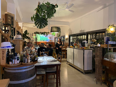 Salpica in Alcantarilha, Algarve — photo 2 of 11