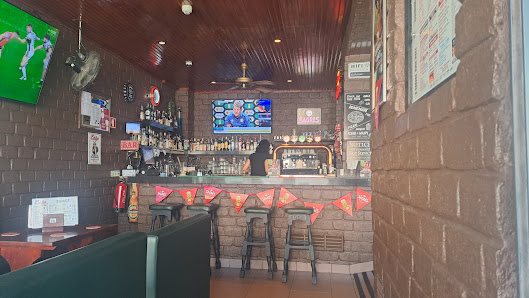 EDDYS Bar in Albufeira, Algarve — photo 7 of 11