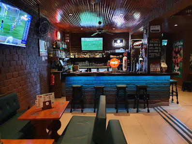 EDDYS Bar in Albufeira, Algarve — photo 10 of 11