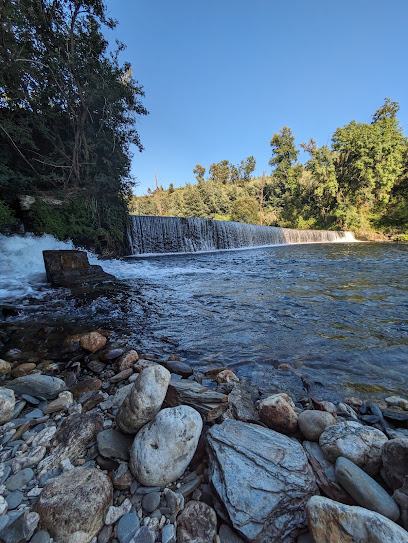 Praia Fluvial dos Moinhos do Alva — Attraction in Algarve, Norte, Portugal — photos, reviews and opening hours