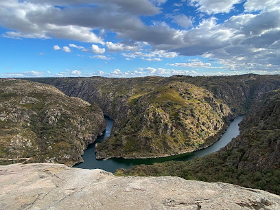 Fraga do Puio Viewpoint — Attraction in Algarve, Norte, Portugal — photos, reviews and opening hours