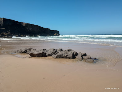 Praia do Malhão in Vila, Centro — photo 6 of 8