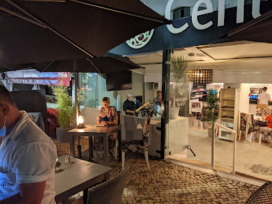 Hemingways in Carvoeiro, Algarve — photo 2 of 7