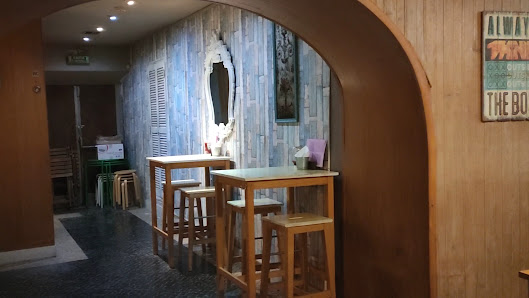 Álef Burger Bar in Faro, Algarve — photo 4 of 10