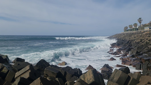 Praia de Surfistas in Jardim do, Centro — photo 2 of 5