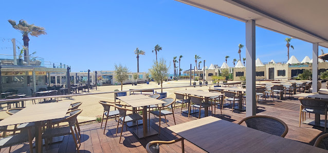 Sandbanks Beach Restaurant in Vale do Lobo, Algarve — photo 7 of 10