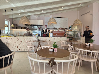 Encci Carvoeiro | Brunch & Pizzeria in Carvoeiro, Algarve — photo 2 of 12