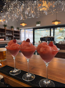 MatabiXo Bar in Carvoeiro, Algarve — photo 6 of 9