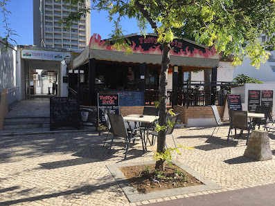 Taffy´s Bar & Grill in Praia da Rocha, Algarve — photo 2 of 12