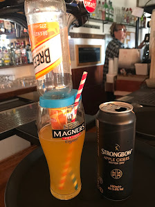 Taffy´s Bar & Grill in Praia da Rocha, Algarve — photo 6 of 12