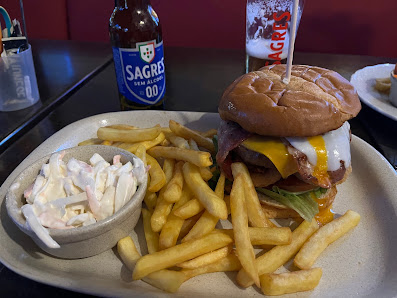 Taffy´s Bar & Grill in Praia da Rocha, Algarve — photo 10 of 12