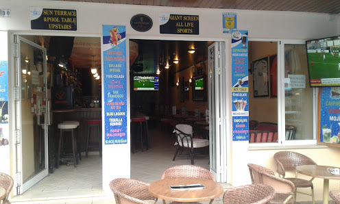 Gallean Bar in Oura, Algarve — photo 2 of 7