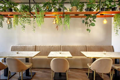 Avant-Garde Bistro