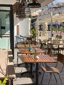 Levels Beach Bar & Restaurant in Carvoeiro, Algarve — photo 2 of 12